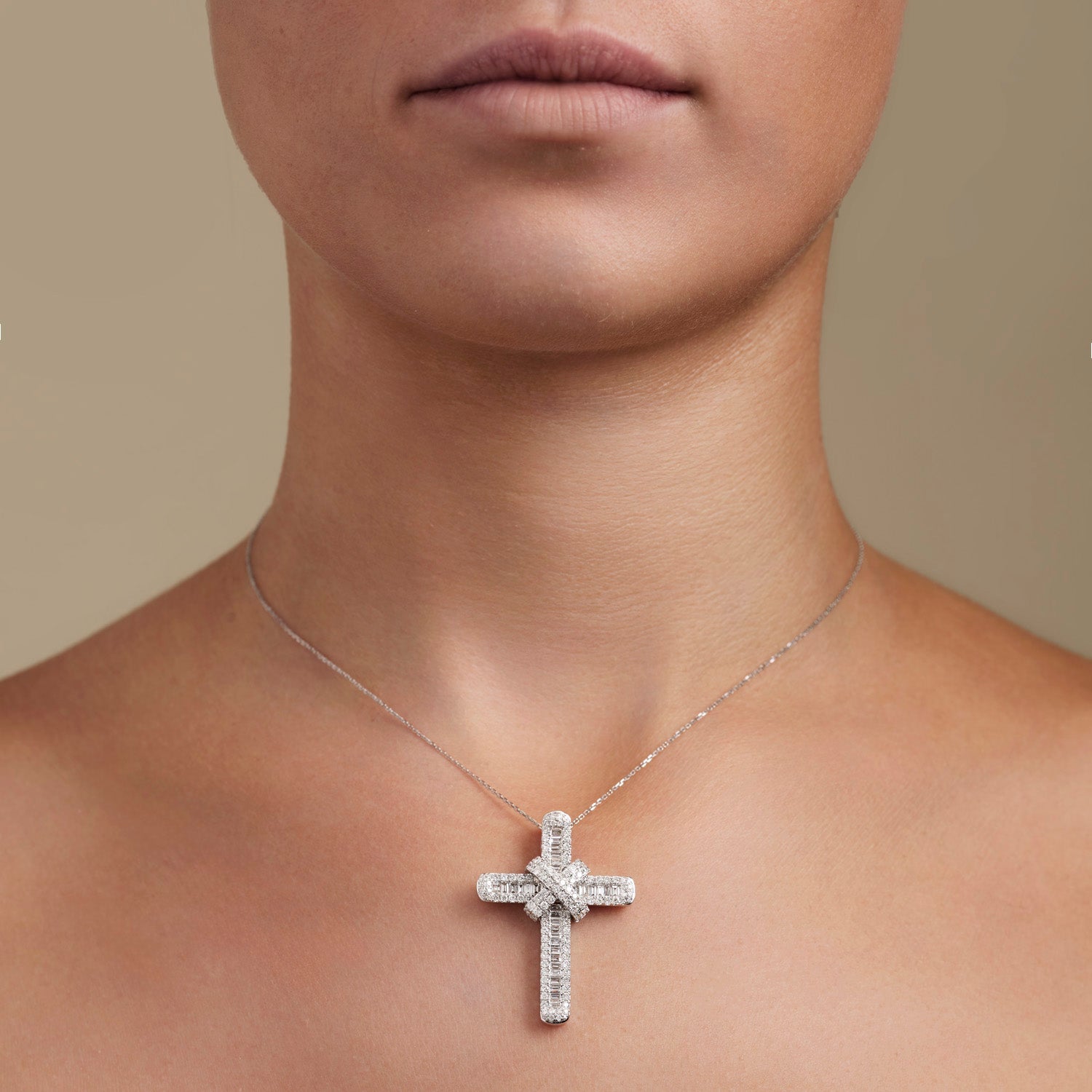 Diamond Cross Baguette Round Diamonds In 18k White Gold